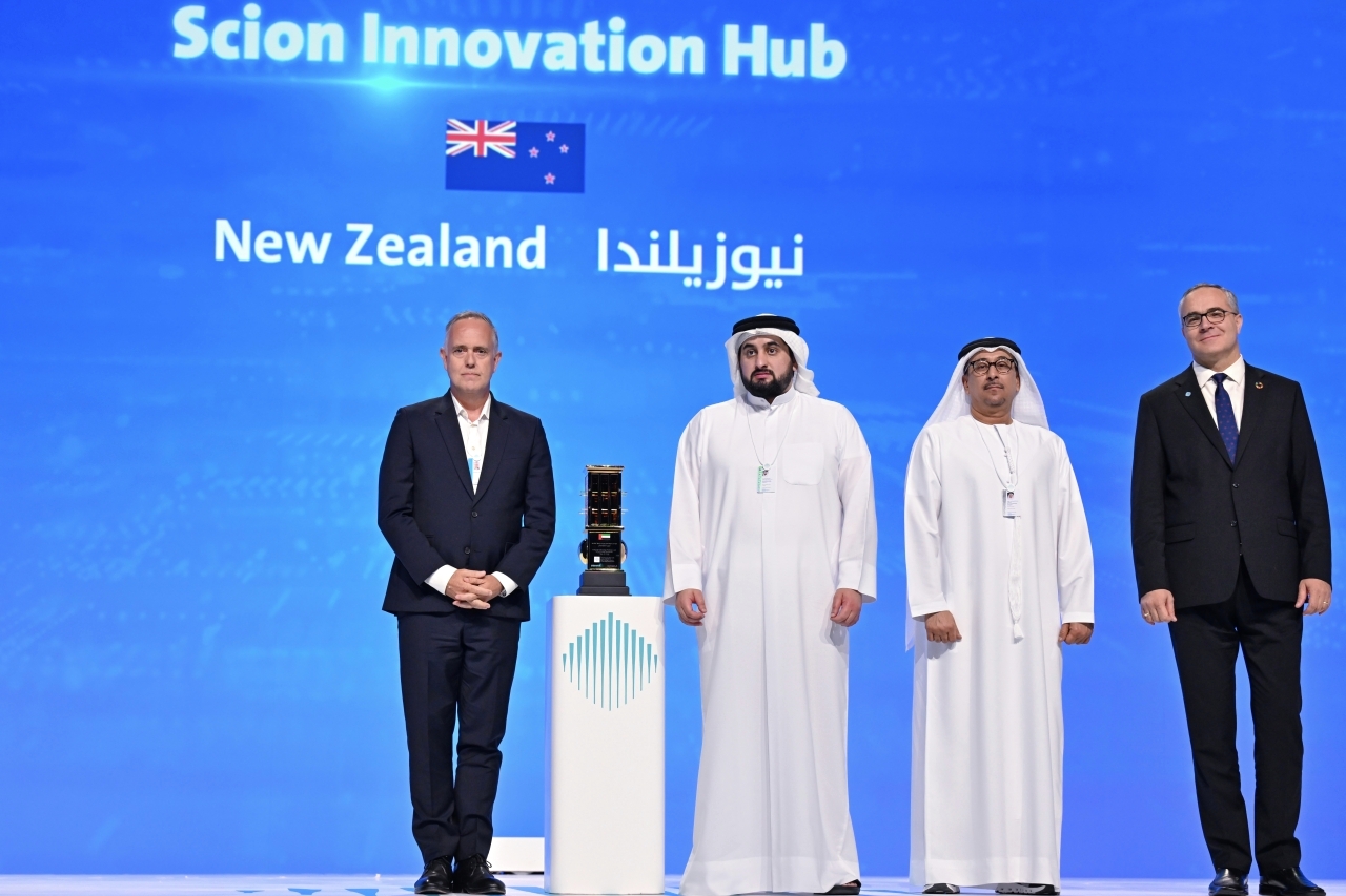 أحمد بن محمد: الإمارات نموذج عالمي للتخطيط التنموي المستدام