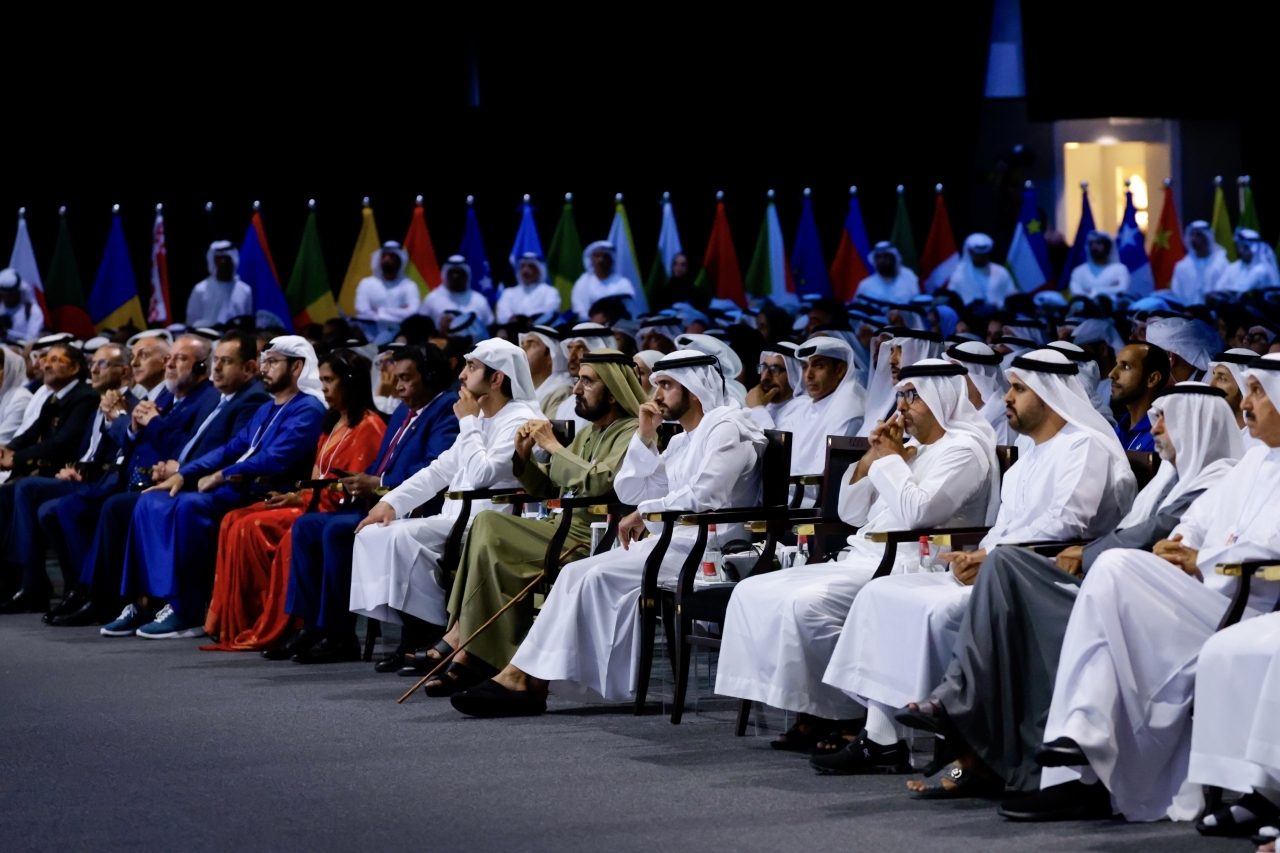 محمد بن راشد يشهد جلسة «مسيرة الأجداد ومسؤولية الأجيال»