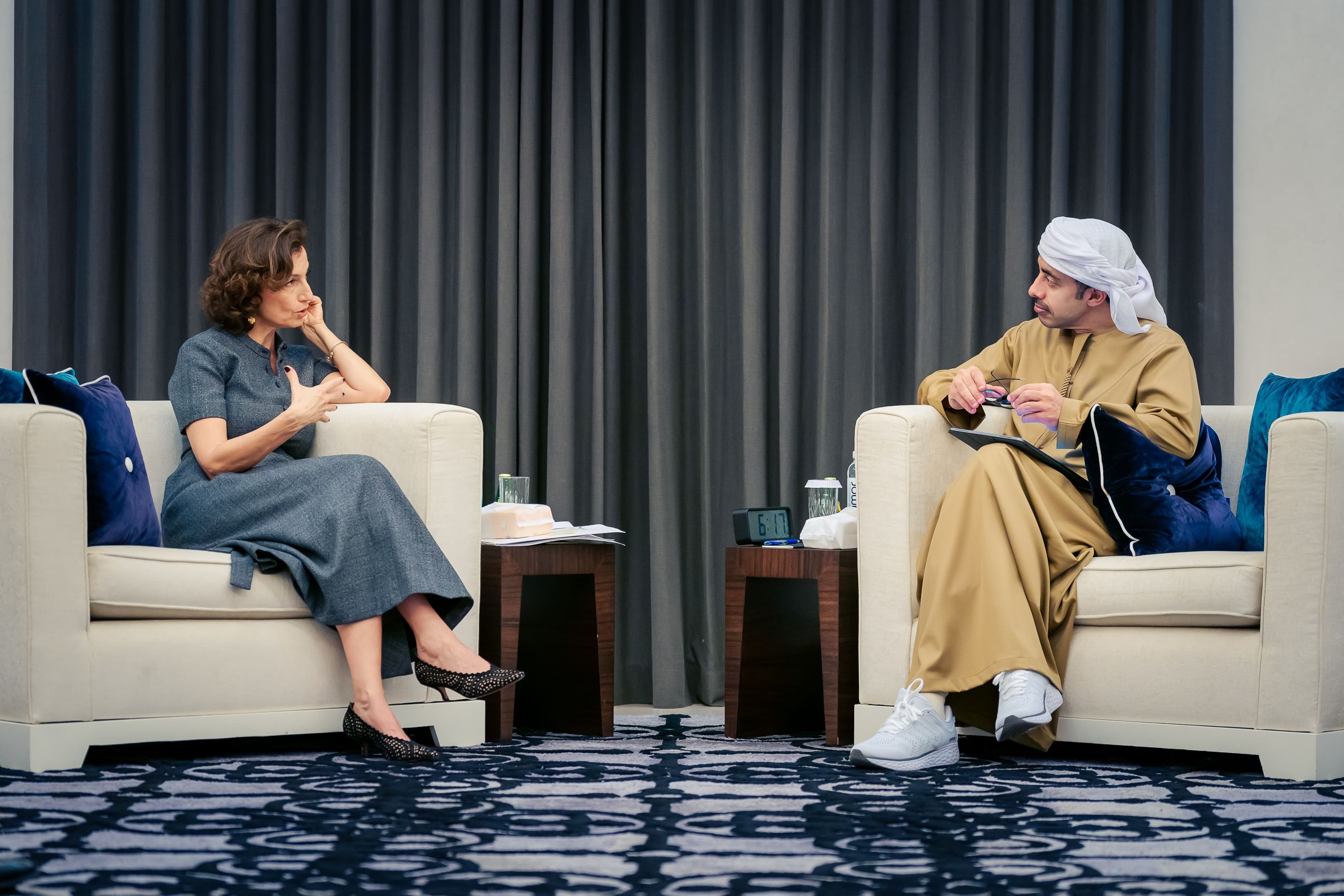عبدالله بن زايد ومديرة "اليونسكو" يبحثان عددا من القضايا الثقافية والتعليمية والعلمية
