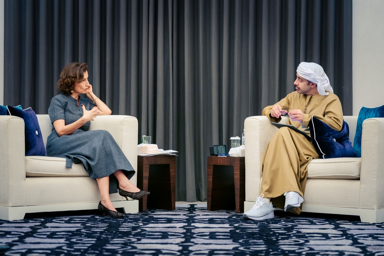 عبدالله بن زايد يبحث التعاون مع «اليونسكو» والمشاريع والمبادرات المشتركة