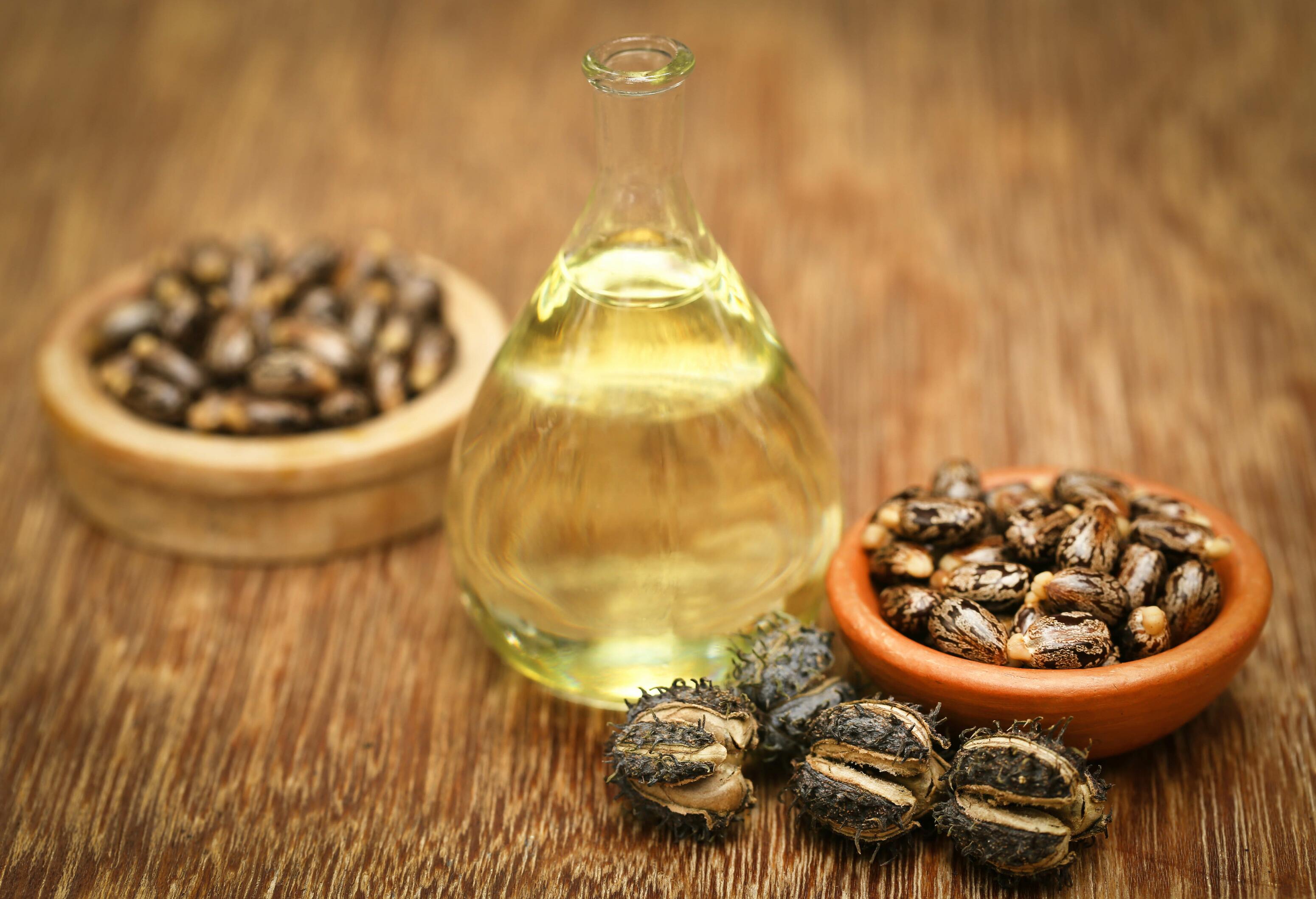 زيت الخروع كنز مخفي للبشرة والشعر