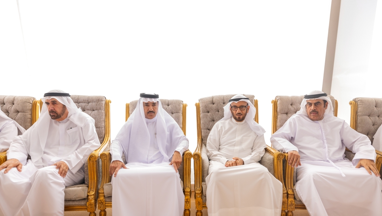 "أحمد الزعابي ومحمد المري وعبدالرحمن الجروان وأحمد بن الشيخ خلال العزاء"