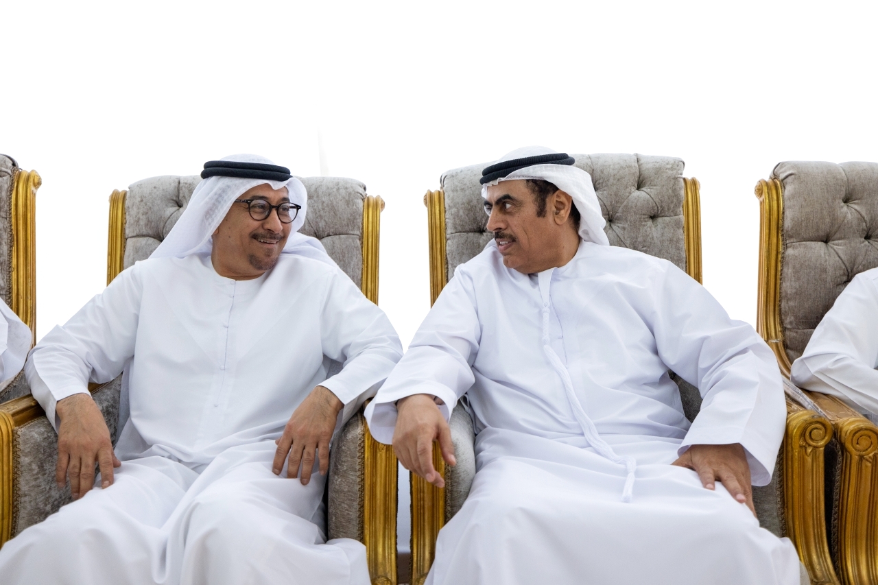 "داوود الهاجري معزيا أحمد بن الشيخ"
