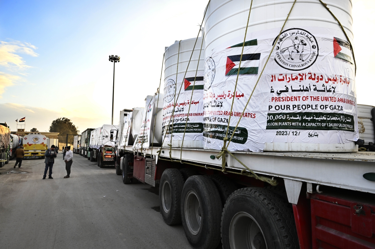 "أيادي الإمارات البيضاء تغيث الأشقاء في غزة"