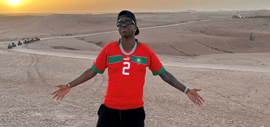 ظهر بقميص منتخب المغرب.. تفاصيل زيارة فينيسيوس لمدينة مراكش (صور)