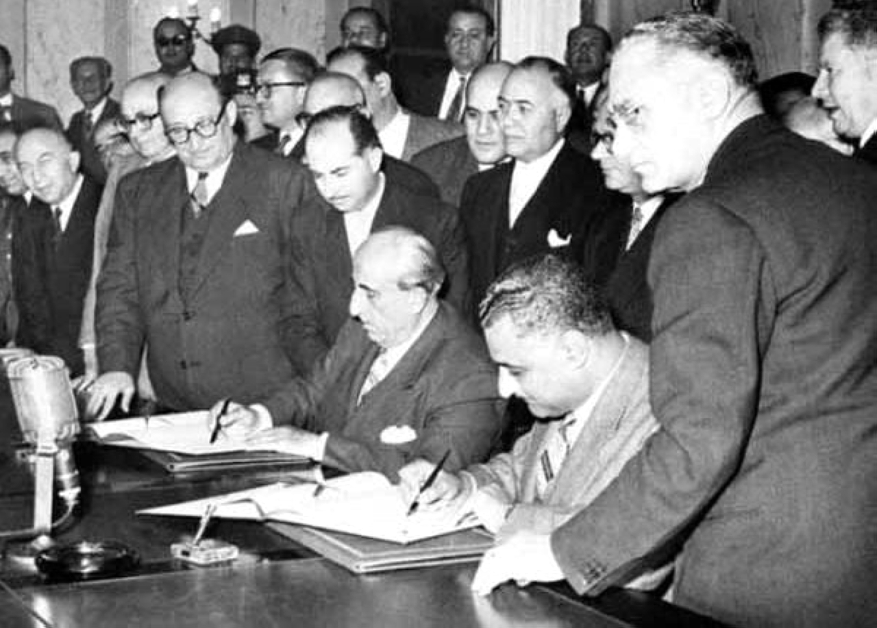 "1958 الإعلان عن قيام الجمهورية العربية المتحدة باتحاد بين سوريا ومصر."