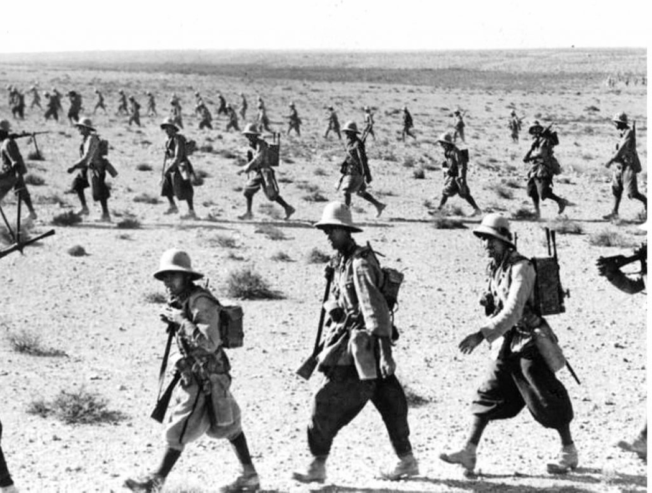 "1941 بريطانيا تغزو الصومال وإثيوبيا لطرد القوات الإيطالية، خلال الحرب العالمية الثانية."