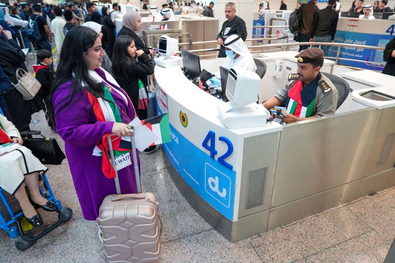 "خلال استقبال المسافرين الكويتيين"