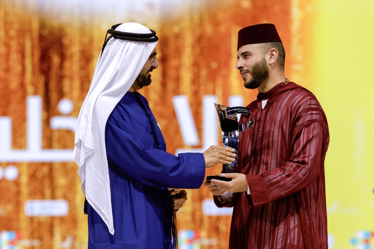 "سموه مكرماً أمين إمنير"
