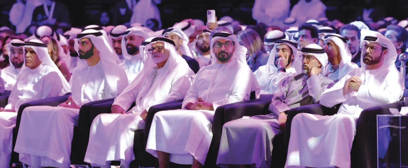 "محمد القرقاوي وسهيل المزروعي وسالم القاسمي وعدد من المسؤولين"