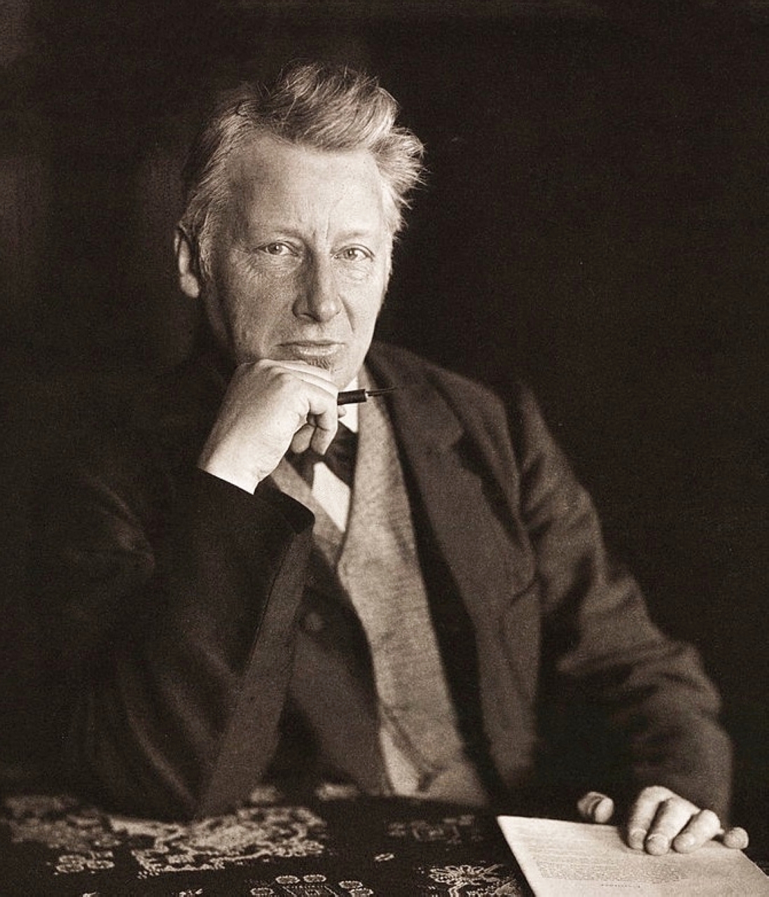 "1911 وفاة العالم الهولندي ياكوبس فانت هوف الحاصل على جائزة نوبل في الكيمياء عام 1901."