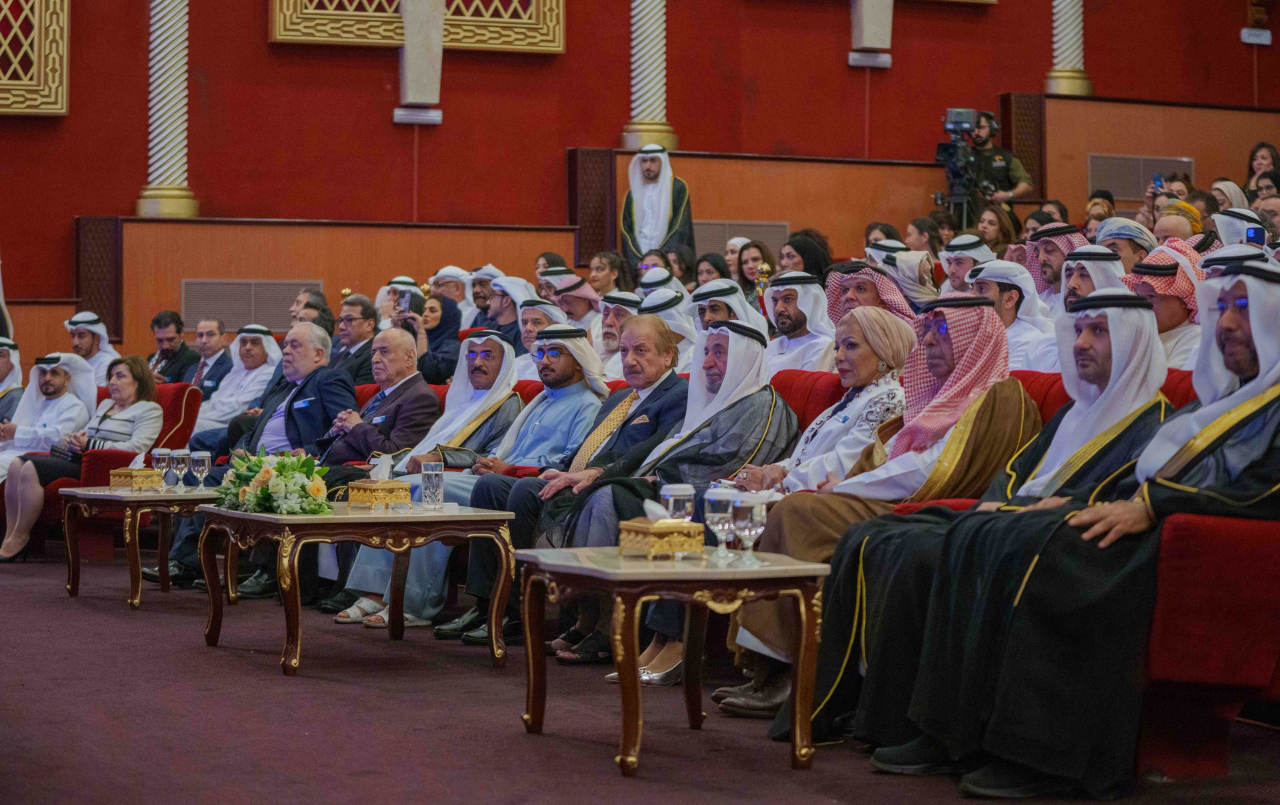 سلطان القاسمي يشهد افتتاح الدورة 33 من أيام الشارقة المسرحية