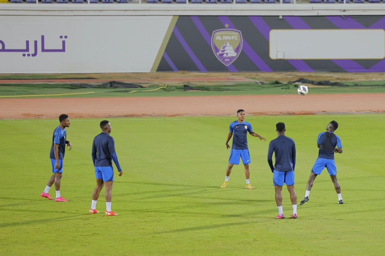 "من تدريبات العين استعداداً للمباراة | تصوير: سيف الكعبي"