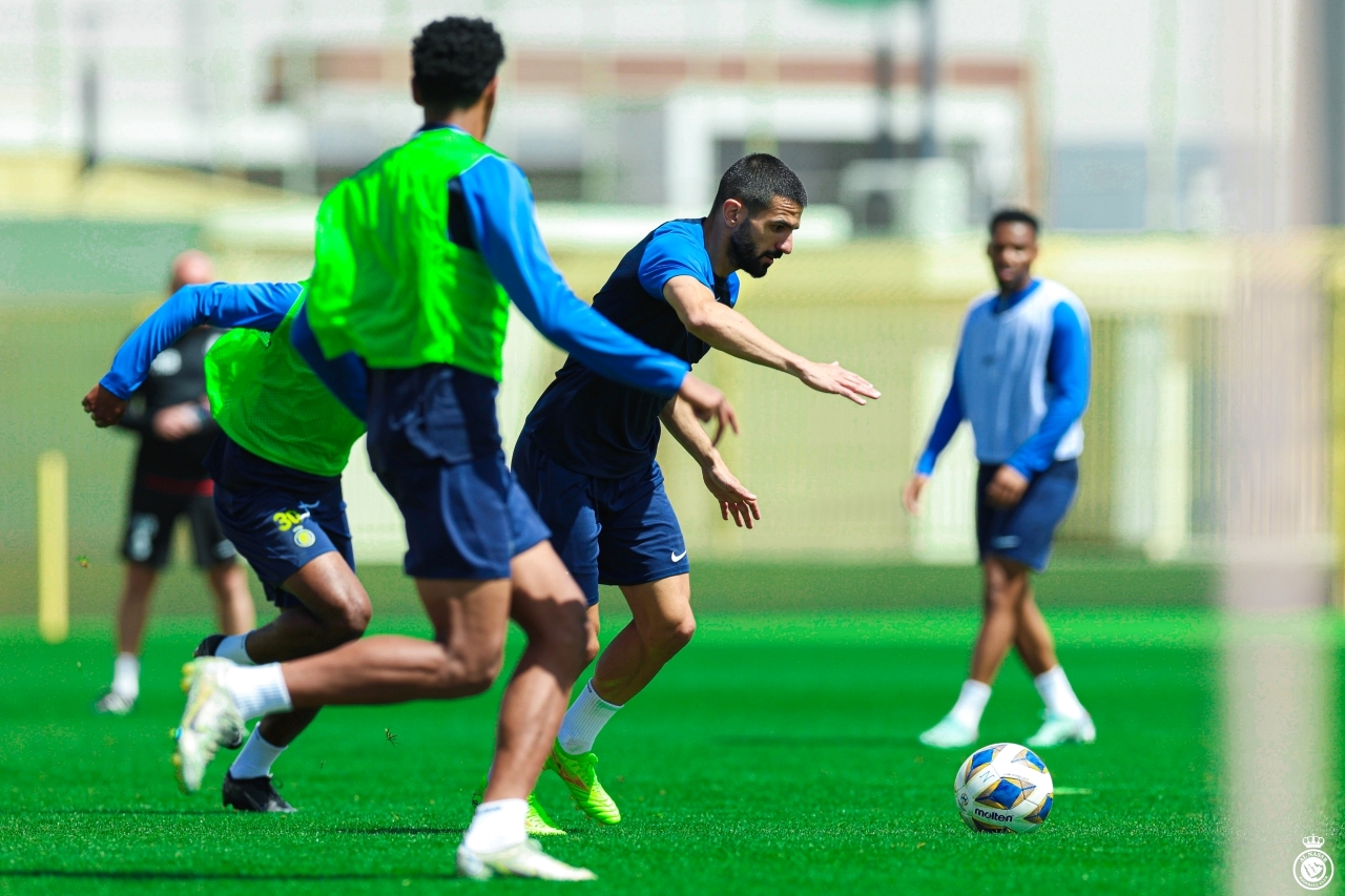 "جانب من تدريبات لاعبي النصر السعودي"