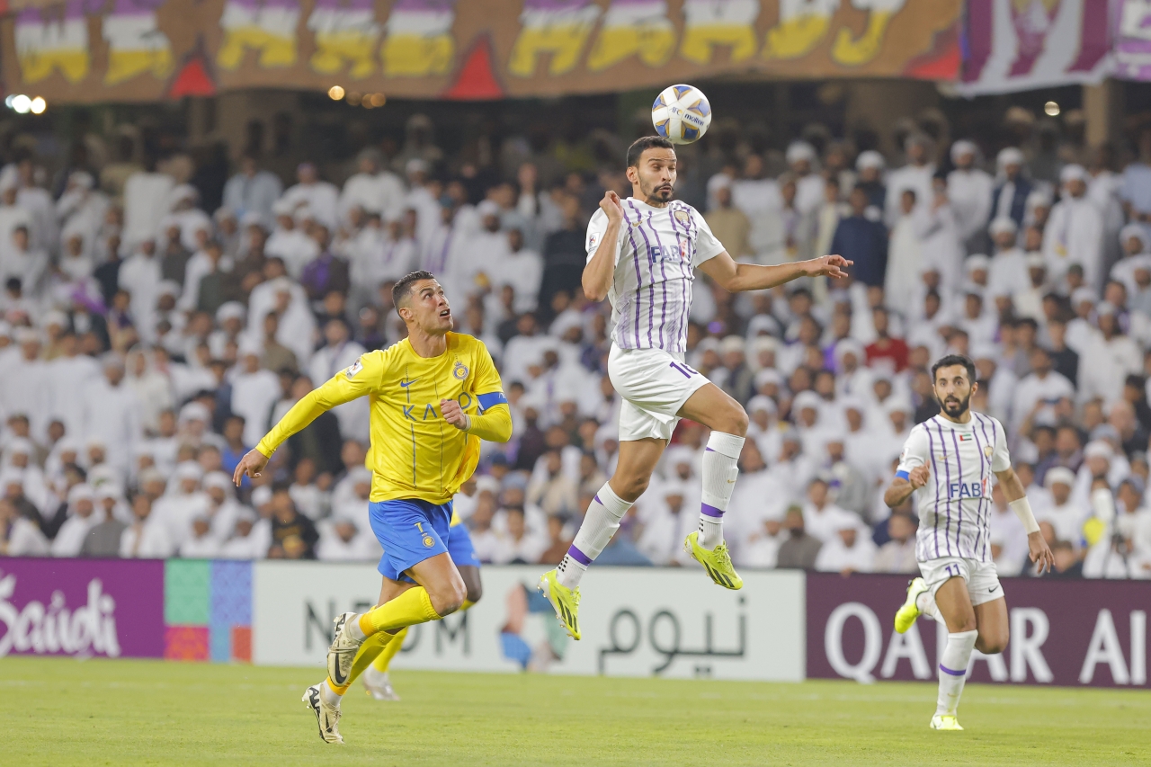 "العين قدم مباراة متميزة وتغلب على النصر بقيادة رونالدو | تصوير: سيف الكعبي"