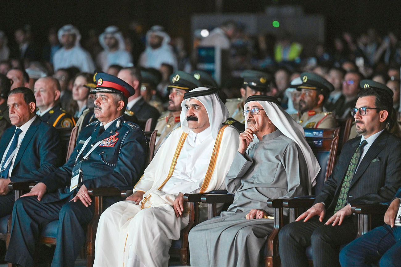 "حشر بن مكتوم وعدد من القيادات الشرطية"