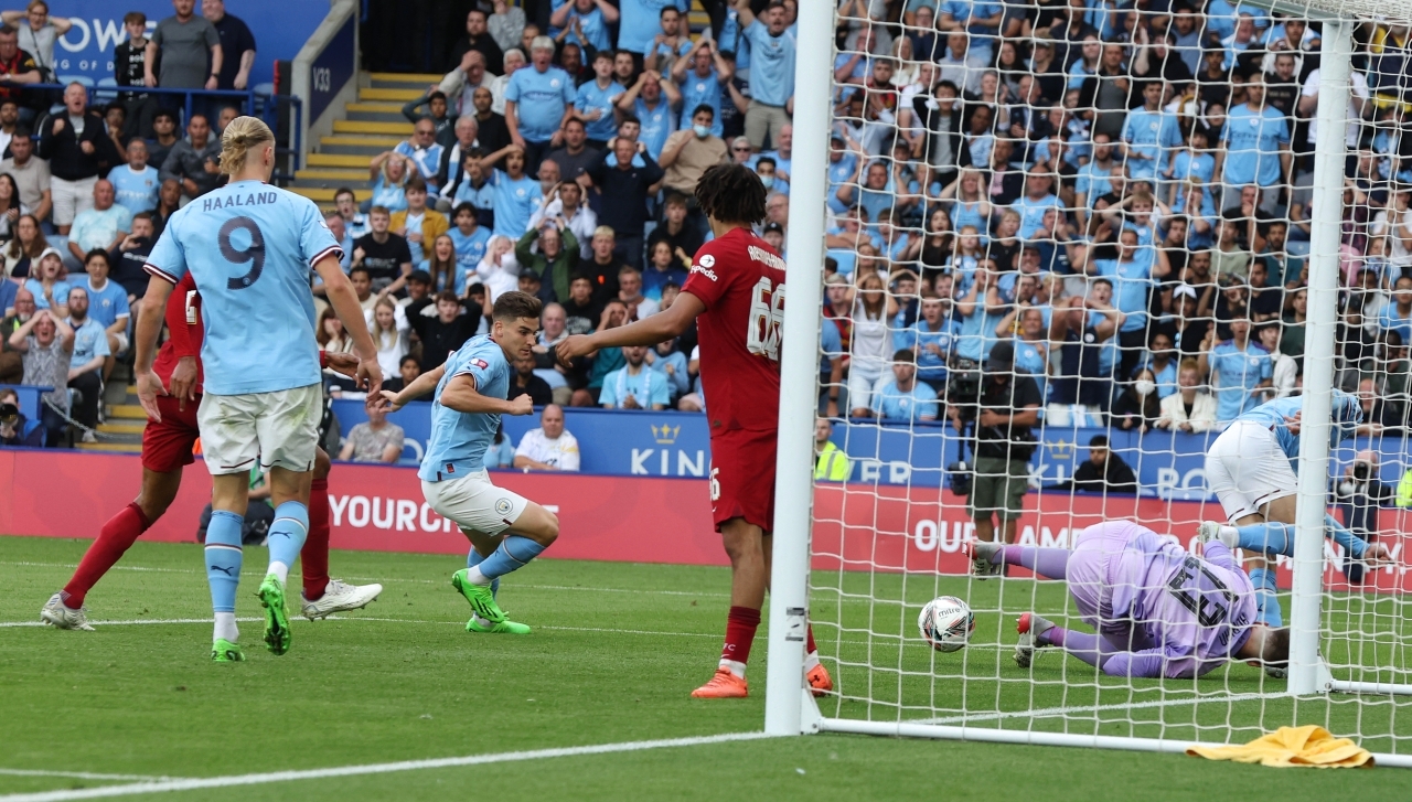 «مان سيتي» وليفربول في صراع الصدارة غداً