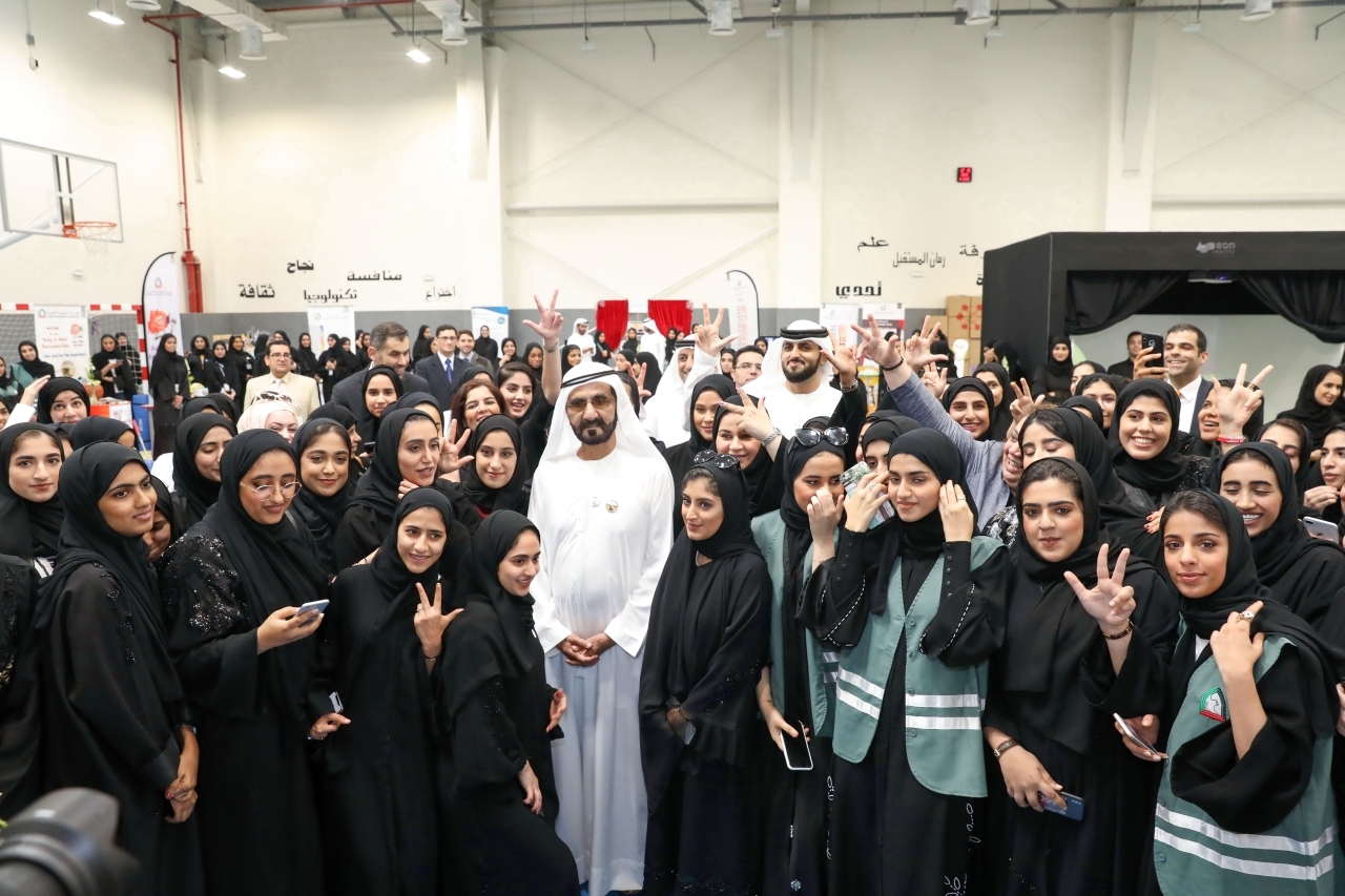 "بتوجيهات القيادة.. المرأة الإماراتية تؤدي دوراً مميزاً في المجتمع - أرشيفية"