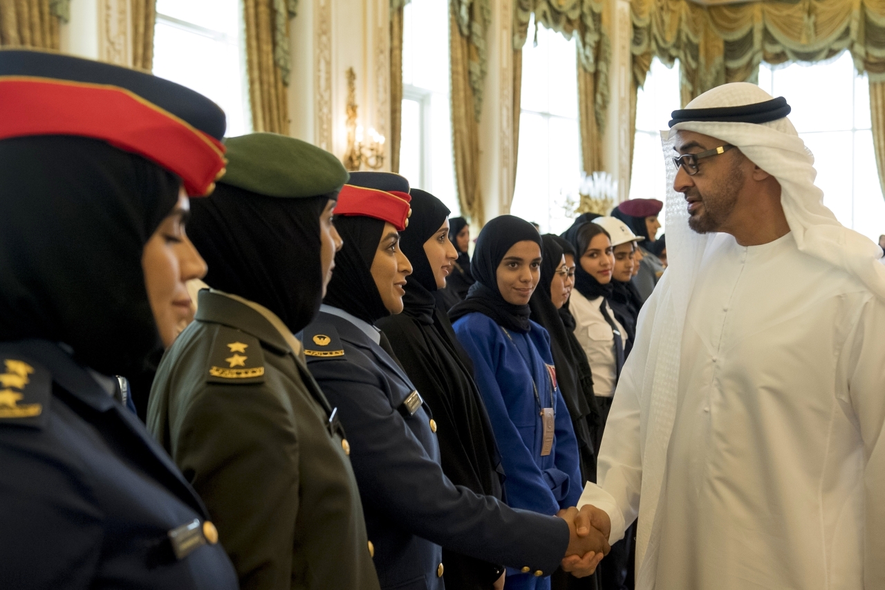 محمد بن زايد ومحمد بن راشد: المرأة مصدر إلهام في العطاء والإنجاز ورمز للسعادة والتضحية