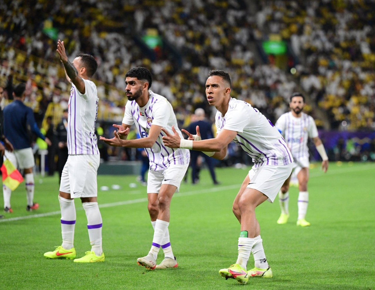 "نجوم العين لعبو مباراة تاريخية | البيان"