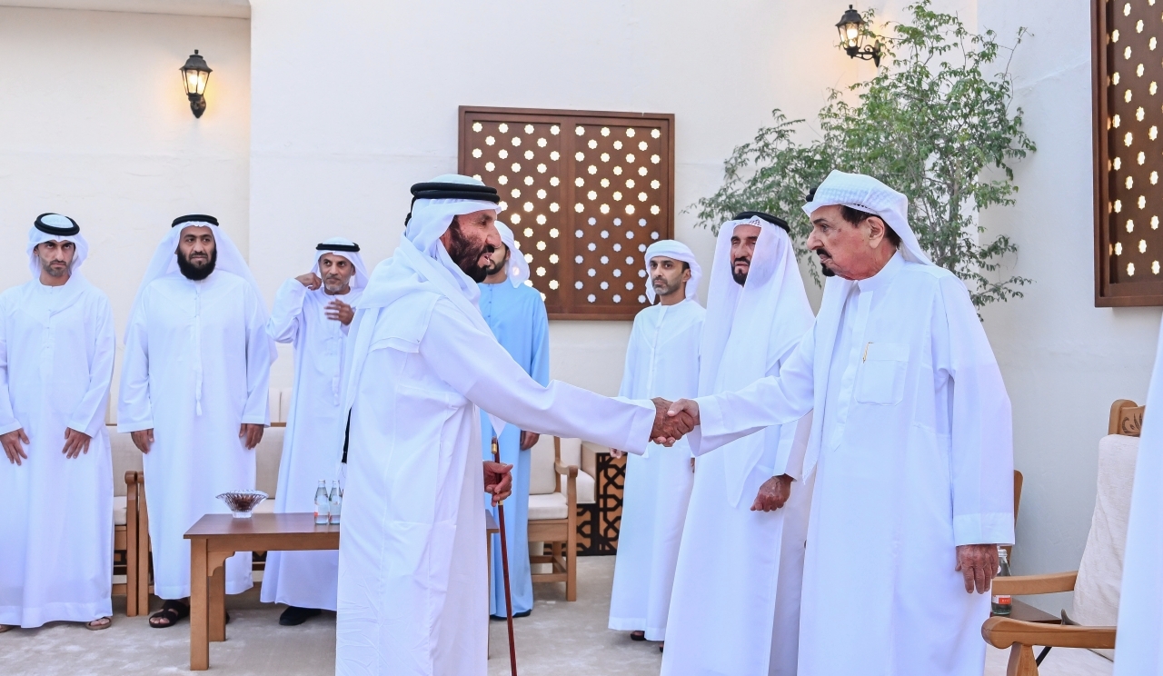 "حاكم عجمان خلال استقبال المهنئين | وام"