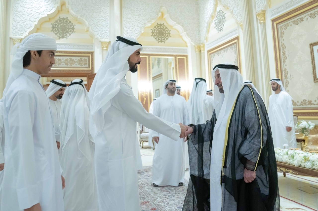 "سلطان القاسمي مرحباً بالمهنئين بحضور محمد بن سعود | وام"