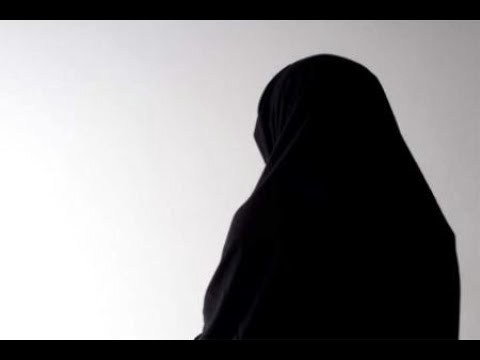 ستر شعر المرأة ورقبتها