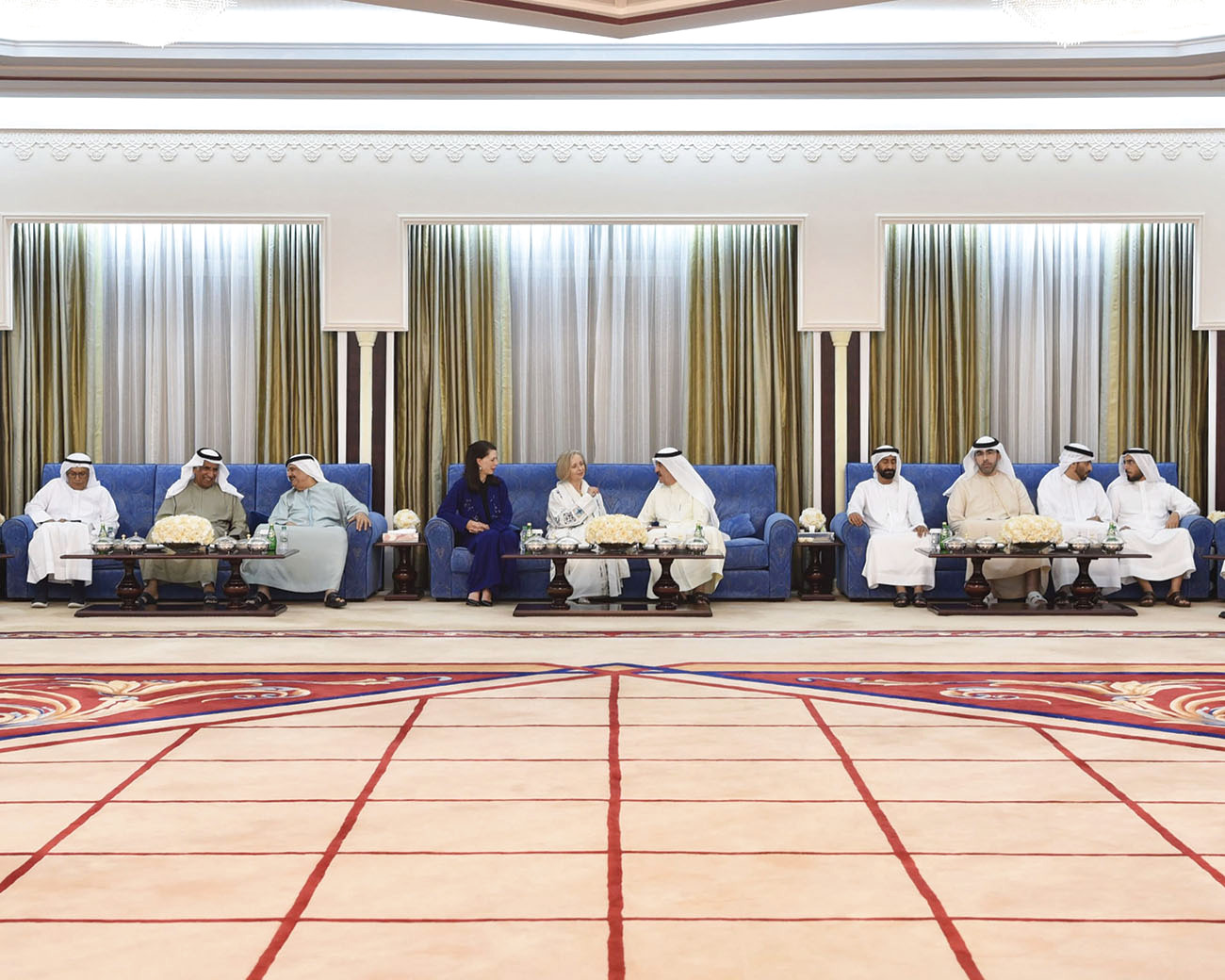 "سعود المعلا خلال استقبال سفيرة الولايات المتحدة بحضور أحمد بن سعود والمهنئين | وام"