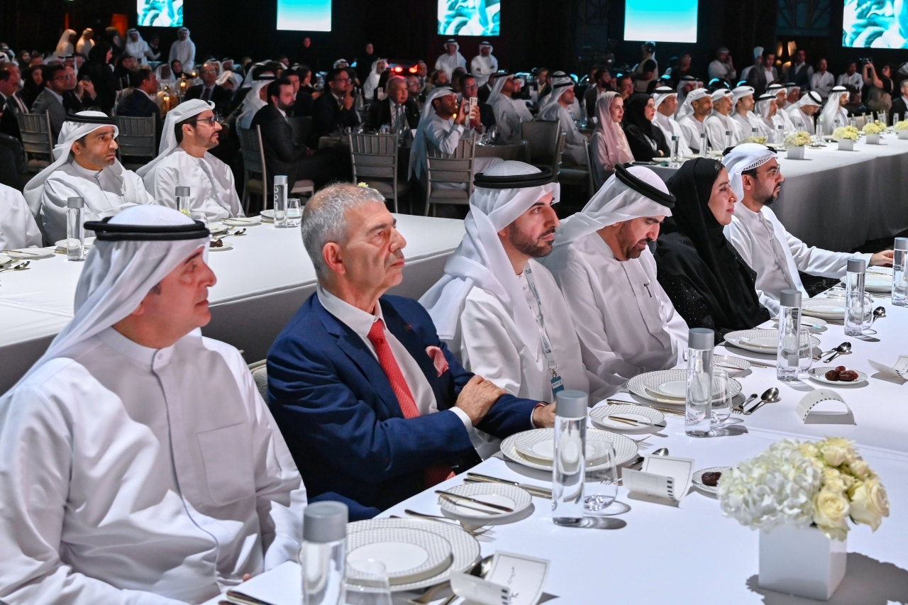 "منى المري وسعيد العطر وجمال بن حويرب"