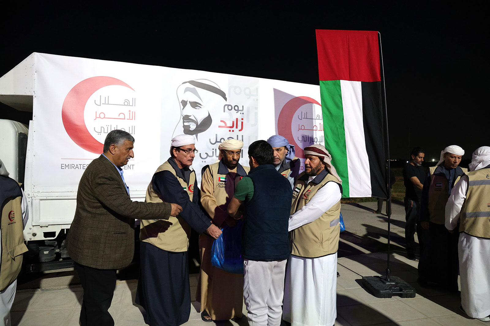 المخيم الإماراتي الأردني للاجئين السوريين يقيم إفطارا لـ 200 أسرة