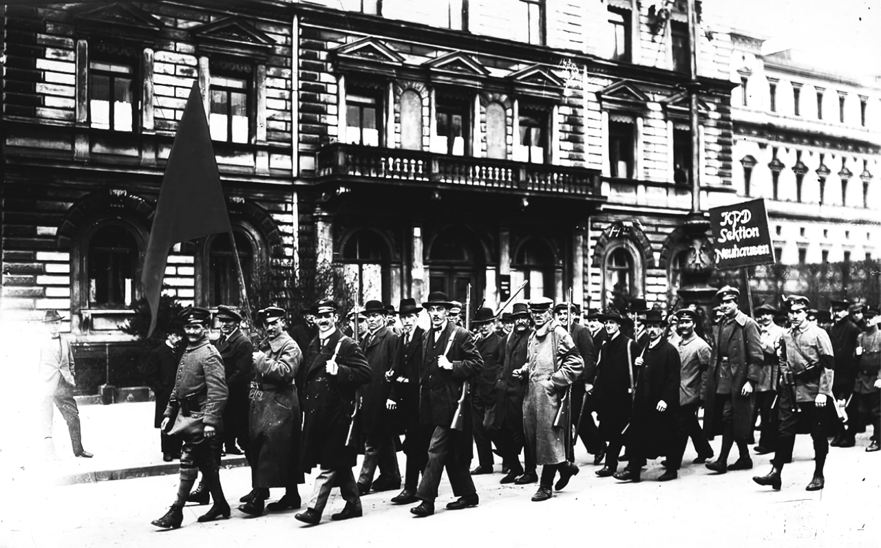 "1919 إعلان الجمهورية السوفييتية البافارية، حيث فر رئيس الحكومة البافارية إلى بامبرغ"