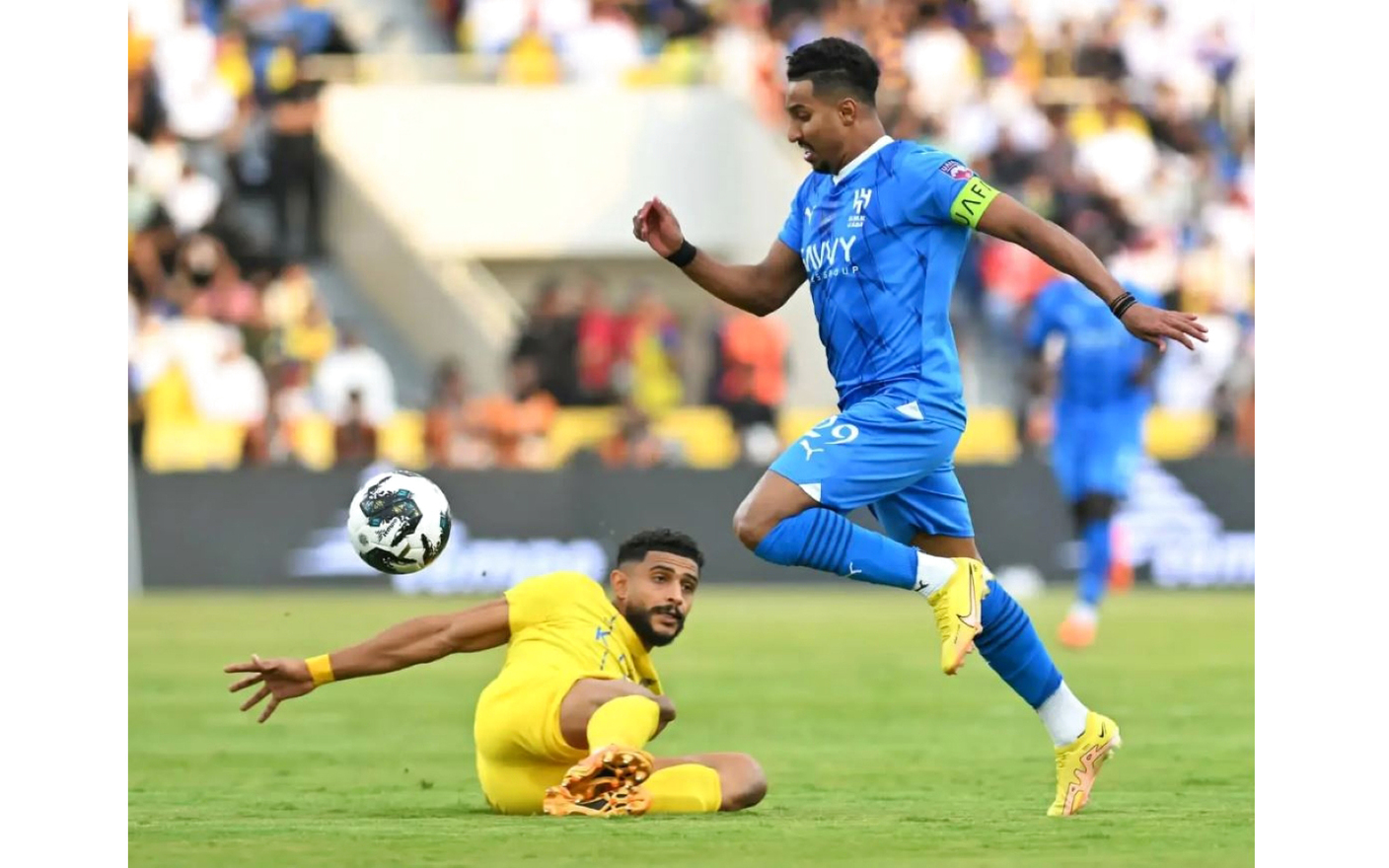 "من لقاء الهلال والنصر في دوري روشن | البيان"