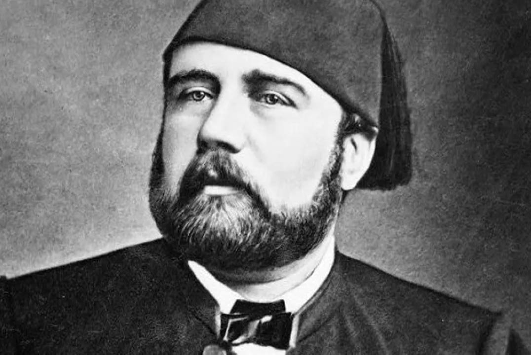 "1879 حاكم مصر الخديوي إسماعيل يقرر طرد الوزيرين البريطاني والفرنسي من الحكومة المصرية."