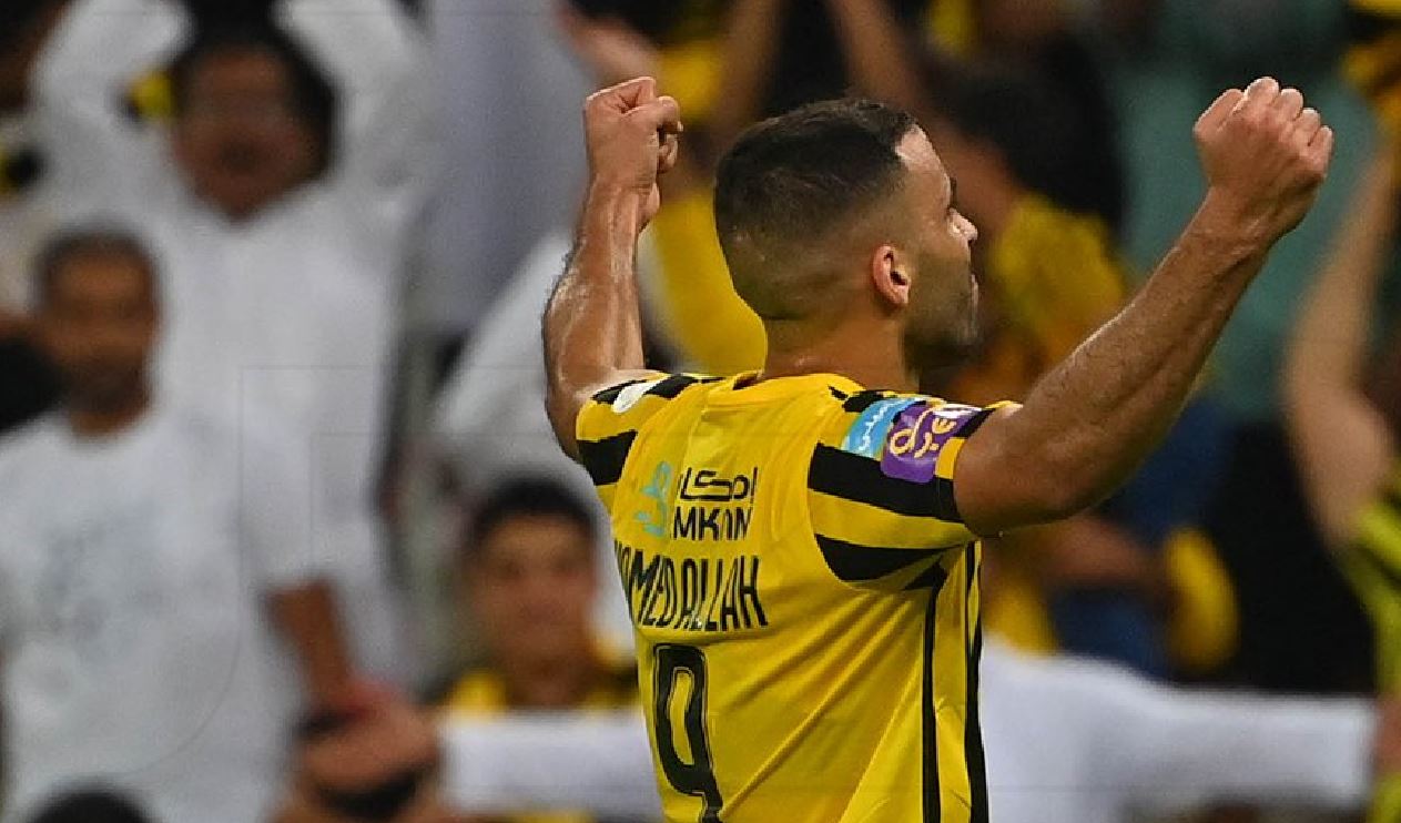 بعد ضرب حمدالله بالسوط..الاتحاد السعودي يراجع قوانينه المتعلقة بسلوك المشجعين