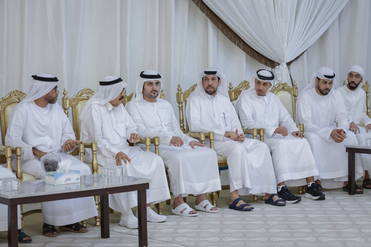 "مكتوم بن محمد وطلال الشنقيطي والمعزون"