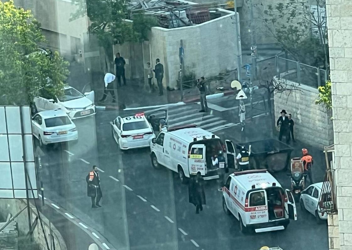إصابة شخصين في عملية دهس في القدس وتوقيف المنفّذَين