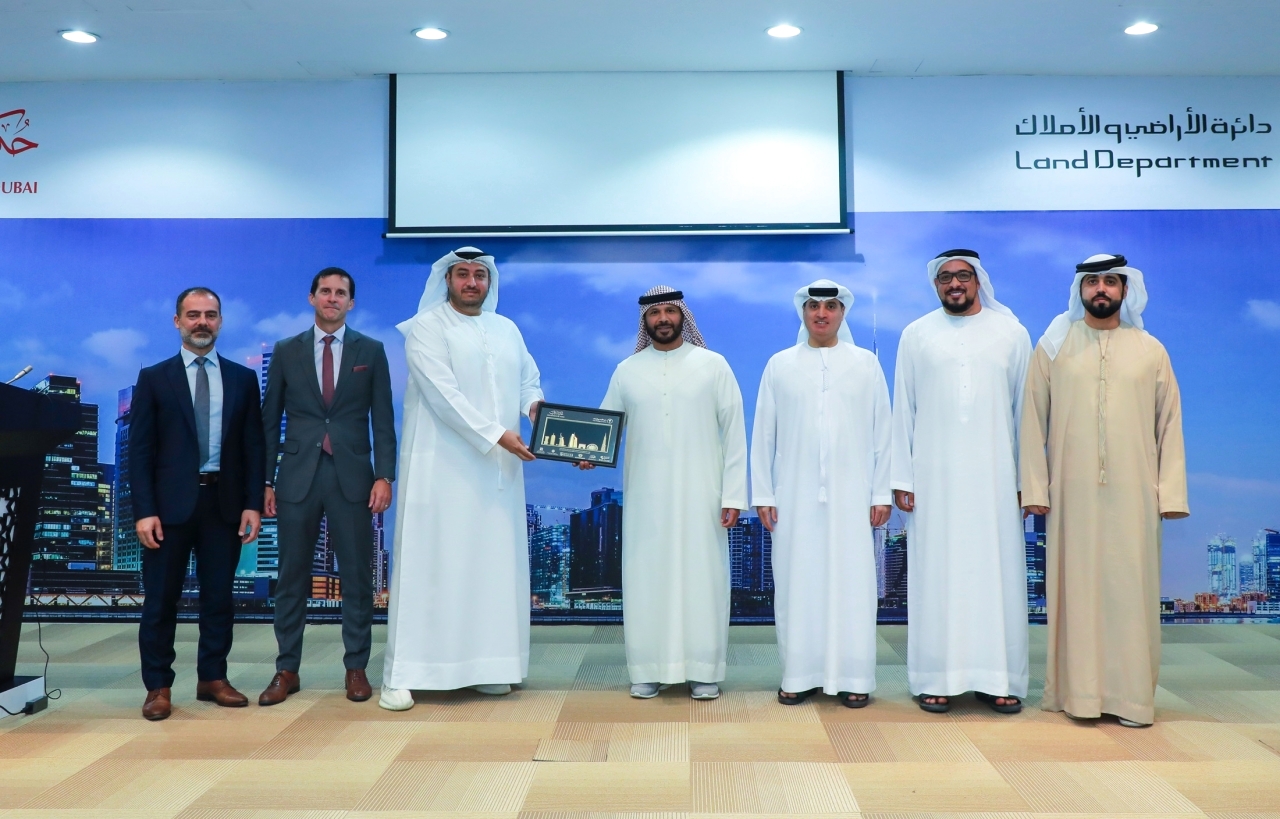 «الأعلى للطاقة» ودائرة الأراضي في دبي يعززان استدامة القطاع العقاري