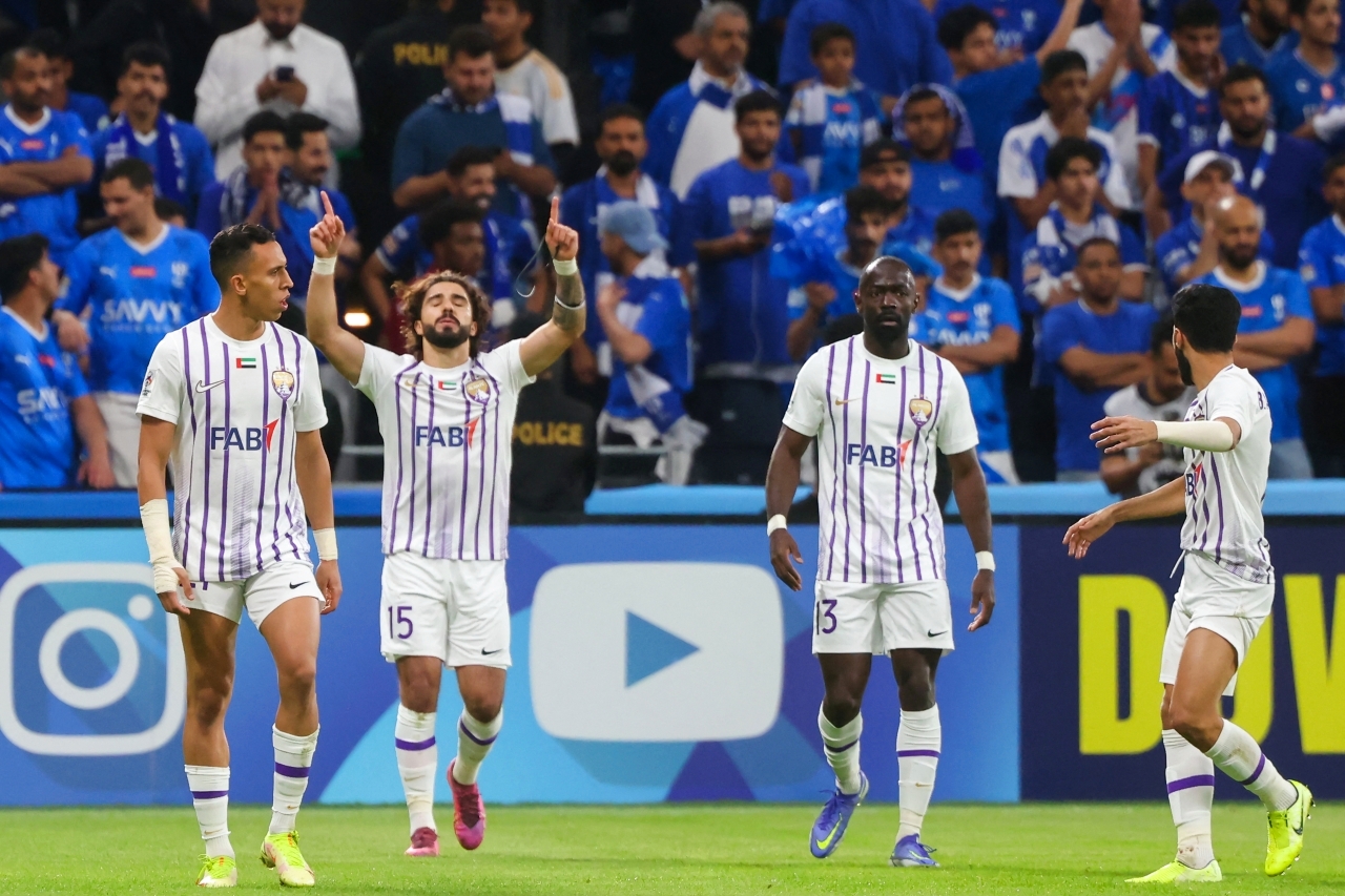 "اريك يحتفل بهدف حسم التأهل | البيان"