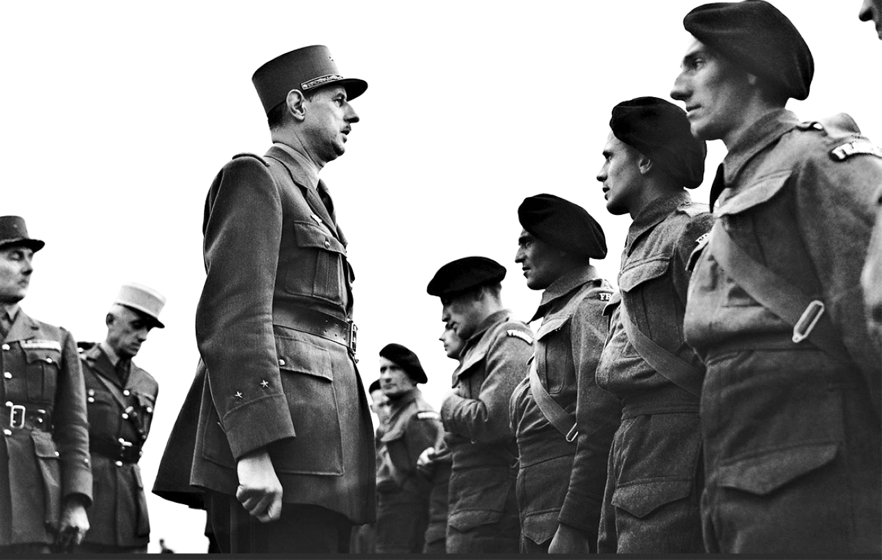 "1969 الرئيس الفرنسي شارل ديغول يستقيل من منصبه عقب اضطرابات اجتماعية وطلابية"