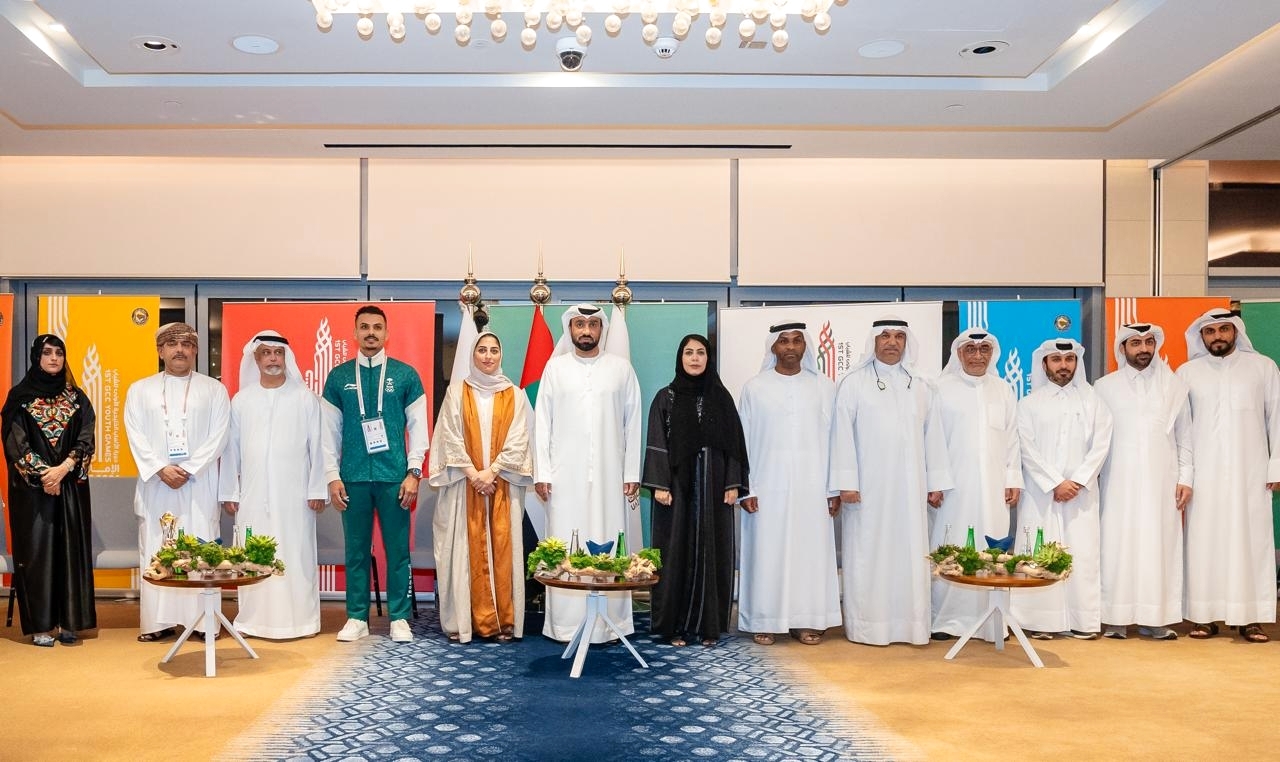 "فارس المطوع خلال تكريم الوفود المشاركة في البطولة | البيان"