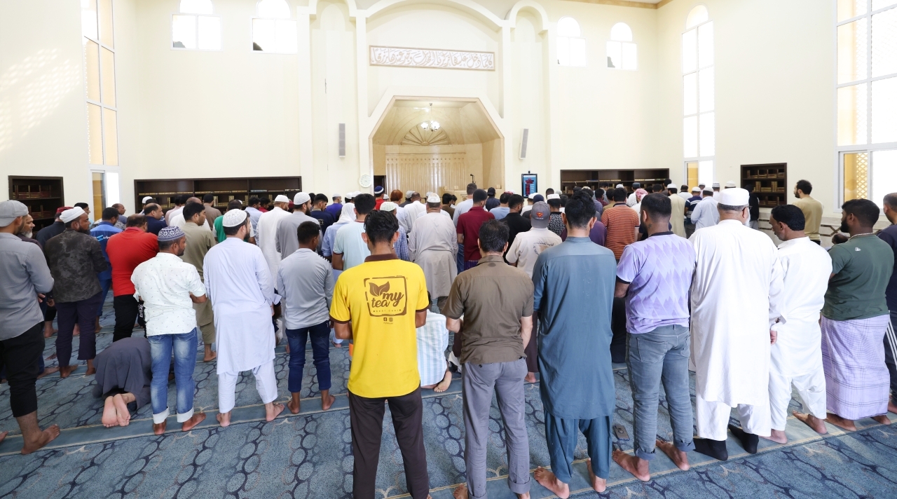تنفيذاً لتوجيهات رئيس الدولة.. إقامة صلاة الغائب في مساجد الدولة على روح طحنون بن محمد