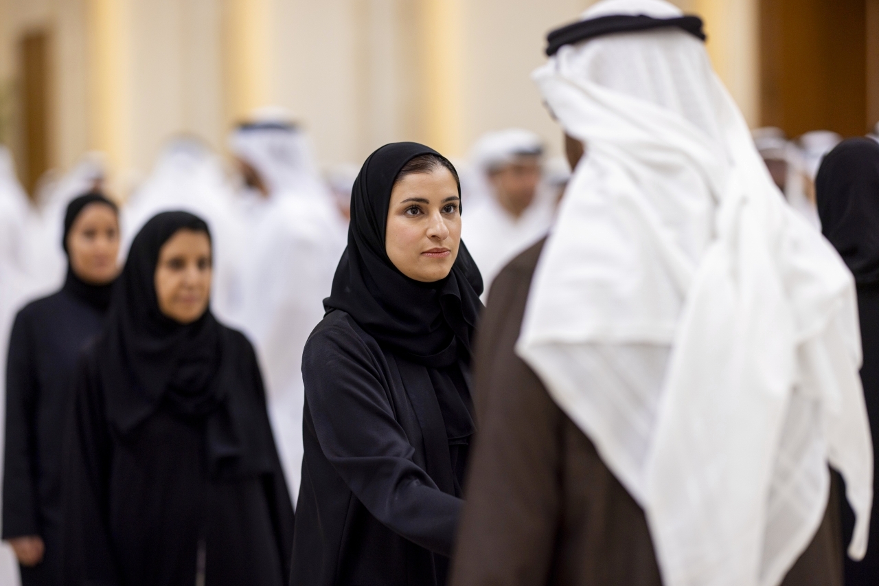 "ويتقبل تعازي سارة الأميري"