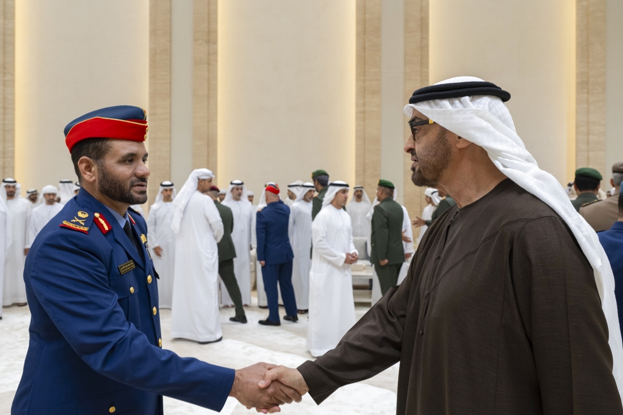 "سموه خلال تقبل العزاء"