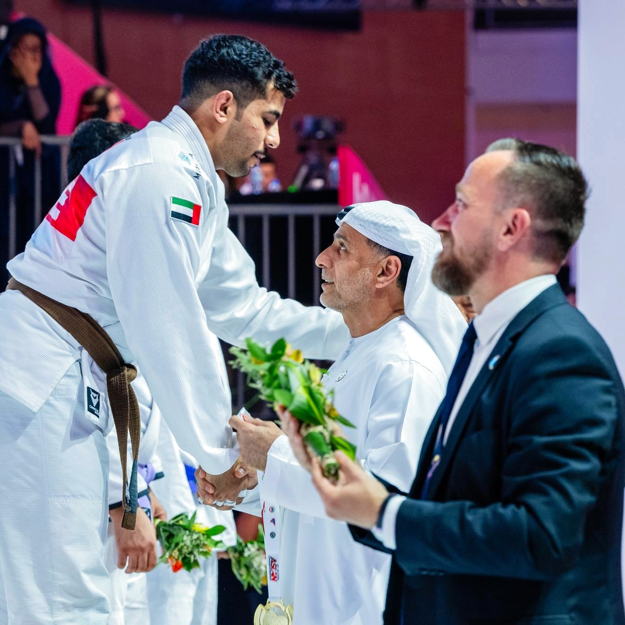 "عبدالمنعم الهاشمي وثيودوربوليس يتوجان الأبطال | وام"