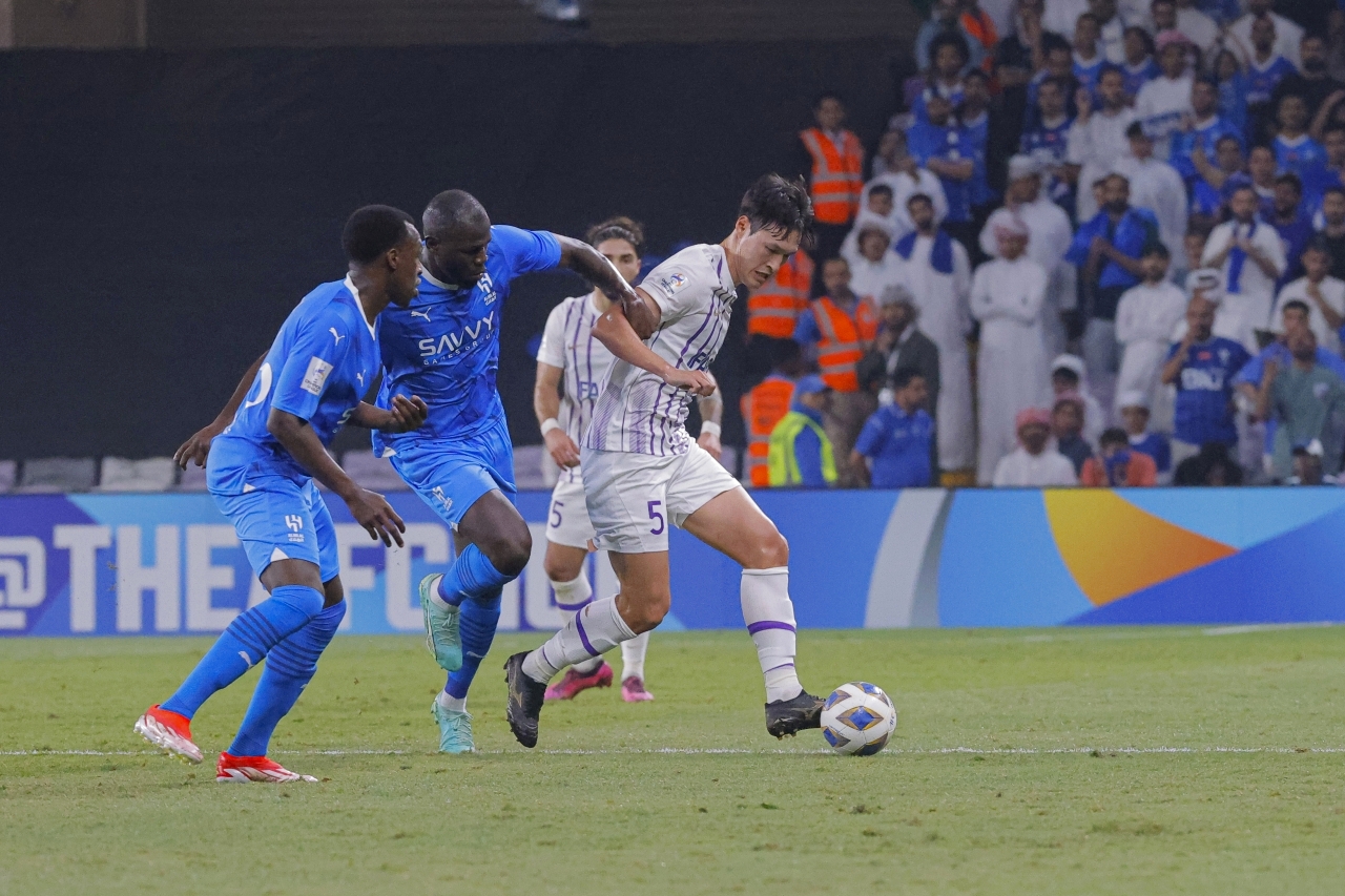 "لقطة من مباراة العين والهلال السعودي | أرشيفية"