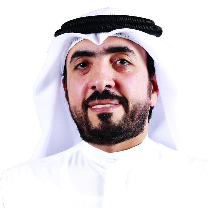 "أحمد بن مسحار: القرار جاء بعد دراسة ومتابعة لحالة البحر"