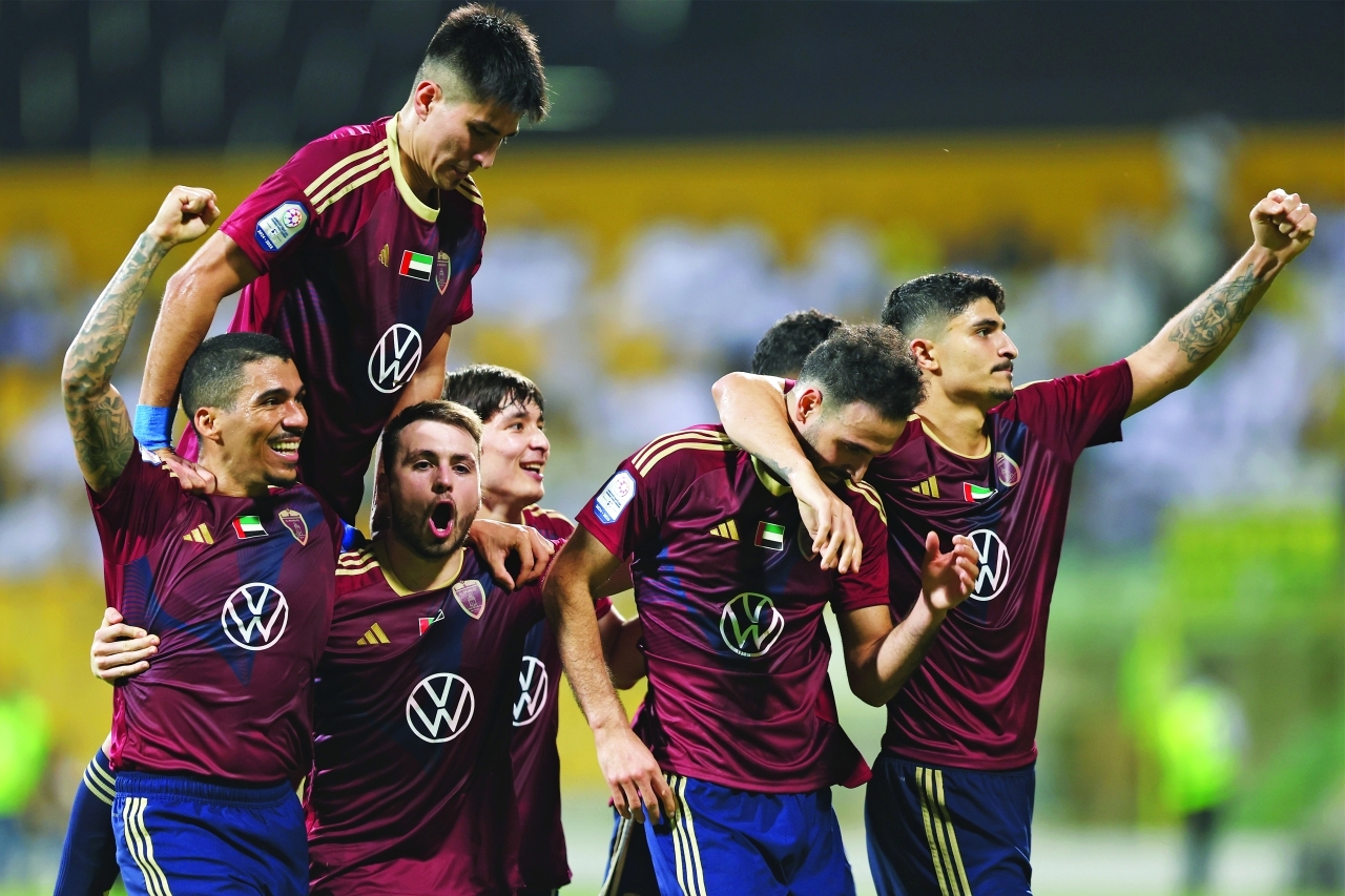 "فرحة نجوم الوحدة بالفوز على الوصل | تصوير: سالم خميس"