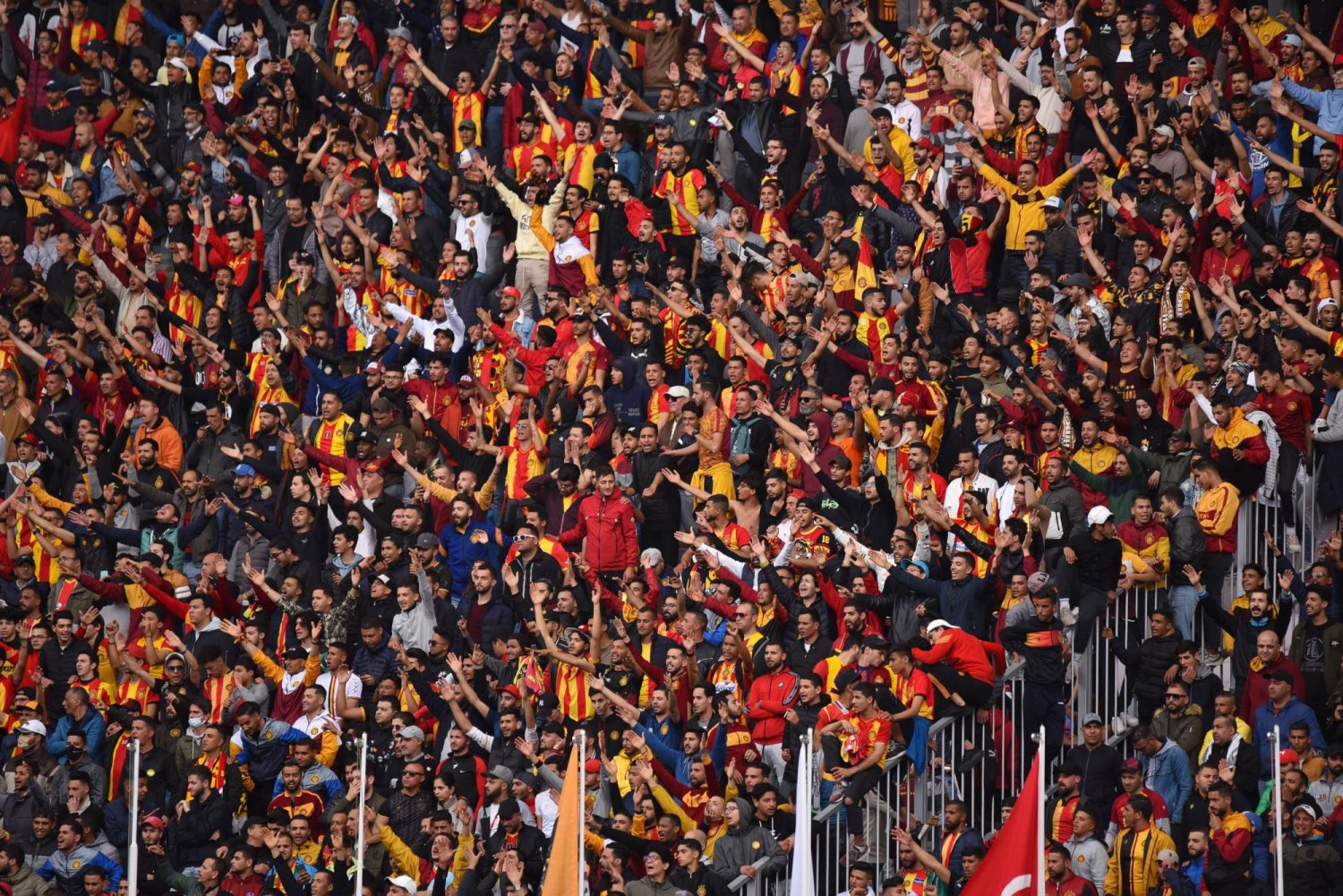 وصول 200 مشجع تونسي للقاهرة لمؤازرة الترجي أمام الأهلي بنهائي أفريقيا