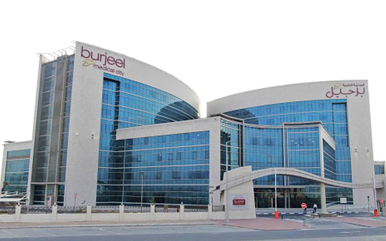 «برجيل الطبية» تنجح في إجراء عملية روبوتية معقدة لزرع كلية