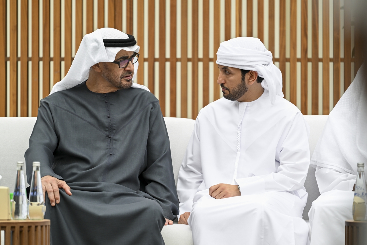 "سموه خلال العزاء بحضور جابر الخييلي"